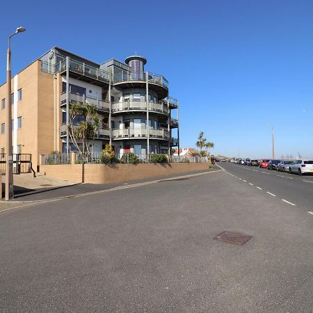 Flat 19 By The Beach Harwich Exteriör bild