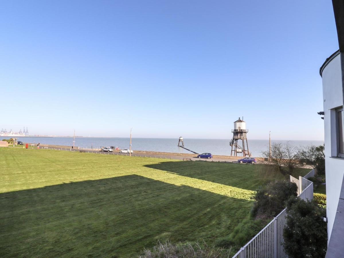 Flat 19 By The Beach Harwich Exteriör bild