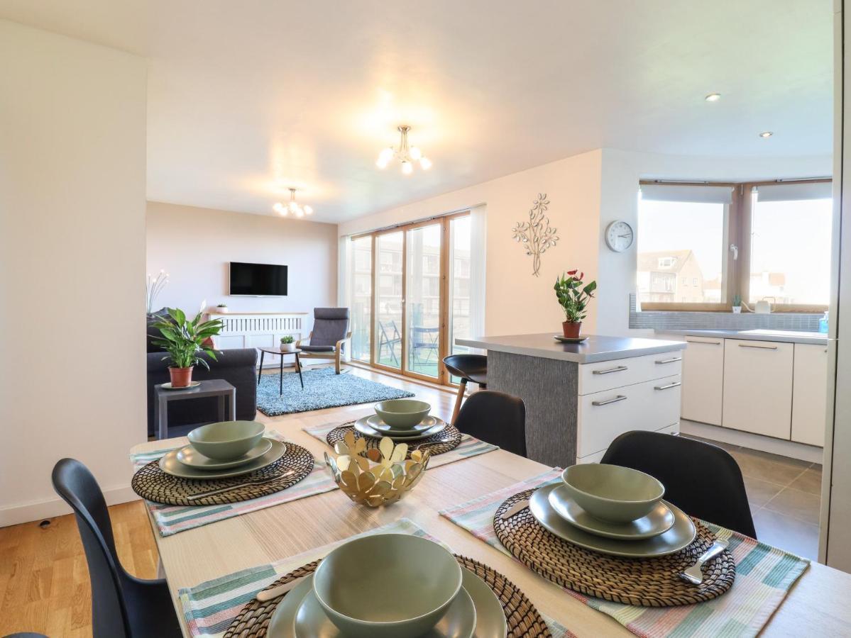Flat 19 By The Beach Harwich Exteriör bild