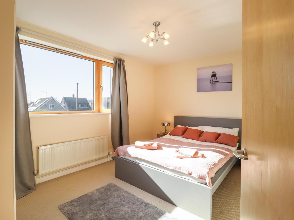 Flat 19 By The Beach Harwich Exteriör bild