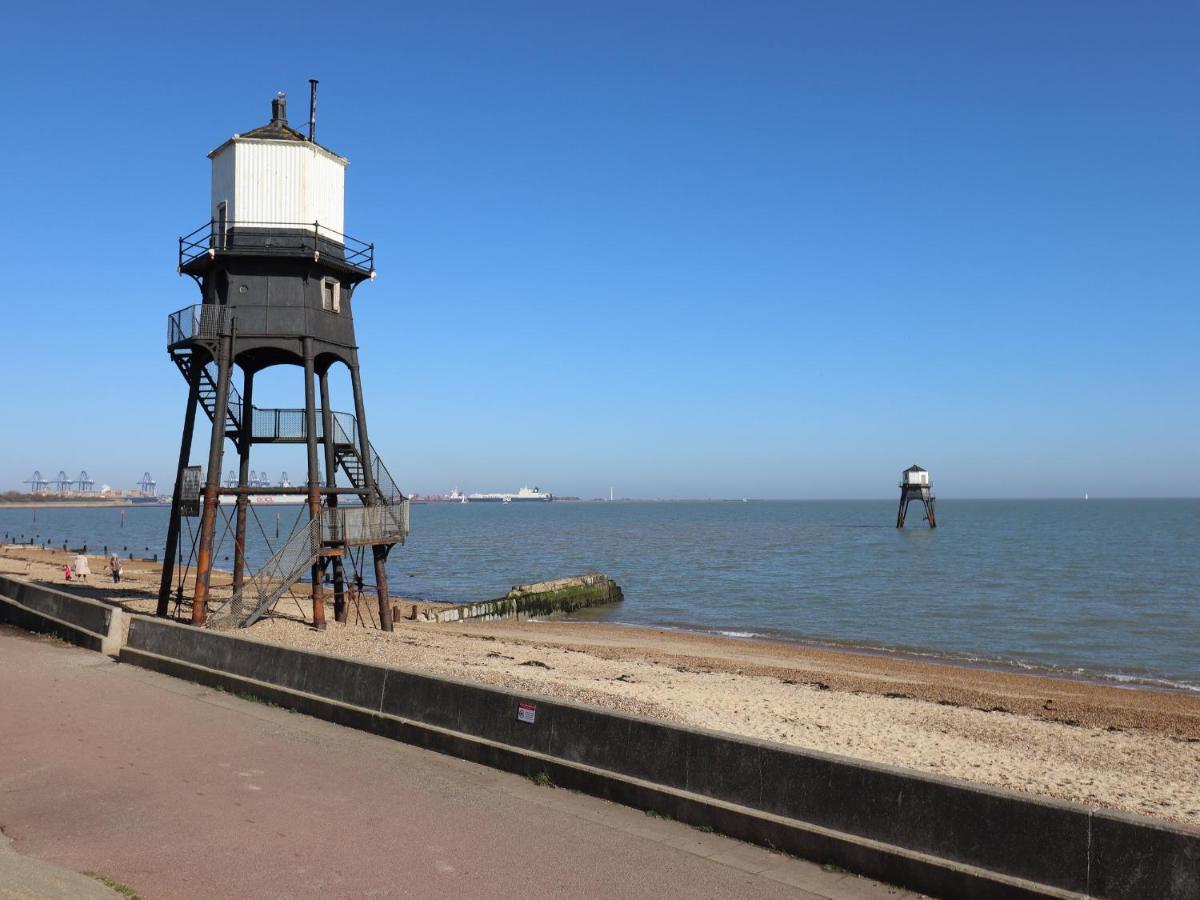 Flat 19 By The Beach Harwich Exteriör bild