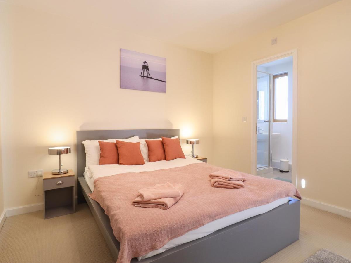 Flat 19 By The Beach Harwich Exteriör bild