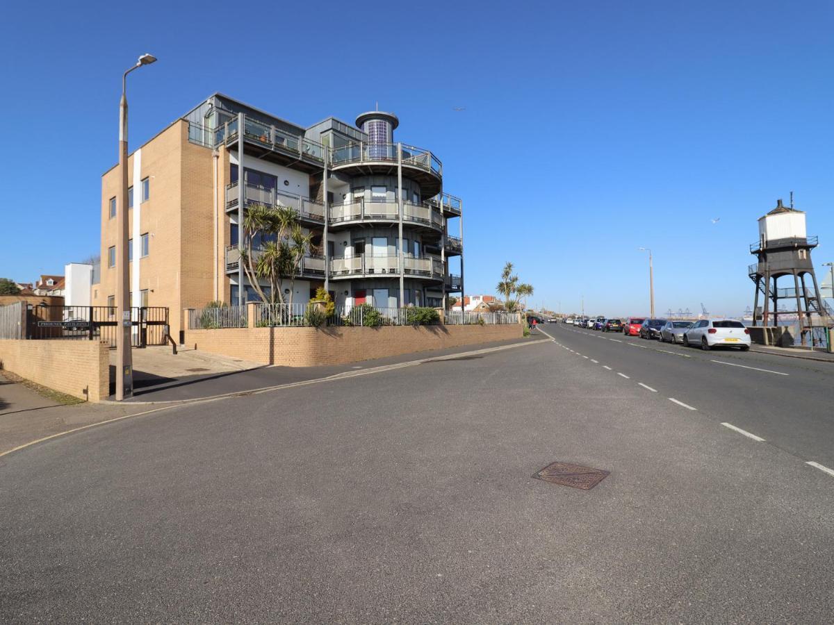 Flat 19 By The Beach Harwich Exteriör bild